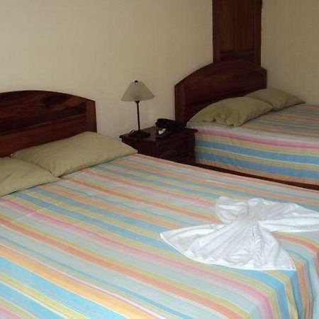Hotel Villa Acacia Плайя-Эрмоса Экстерьер фото